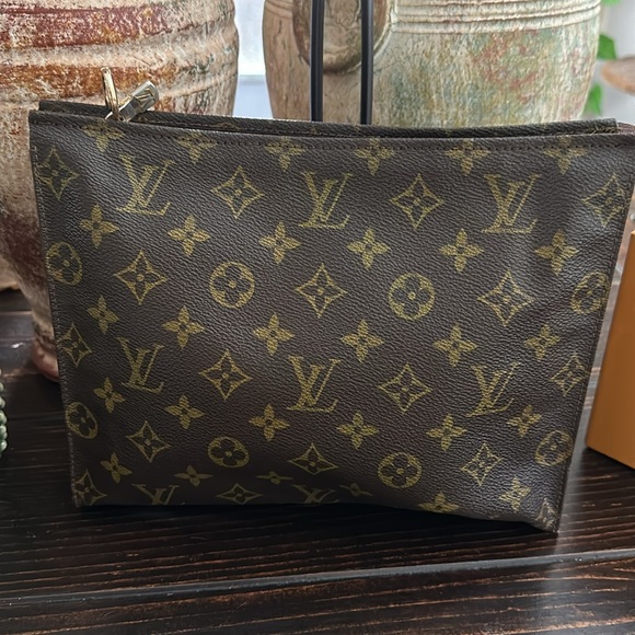 LOUIS VUITTON MONOGRAM POUCH AND MINI MONOGRAM POUCH - Picture 5 of 11